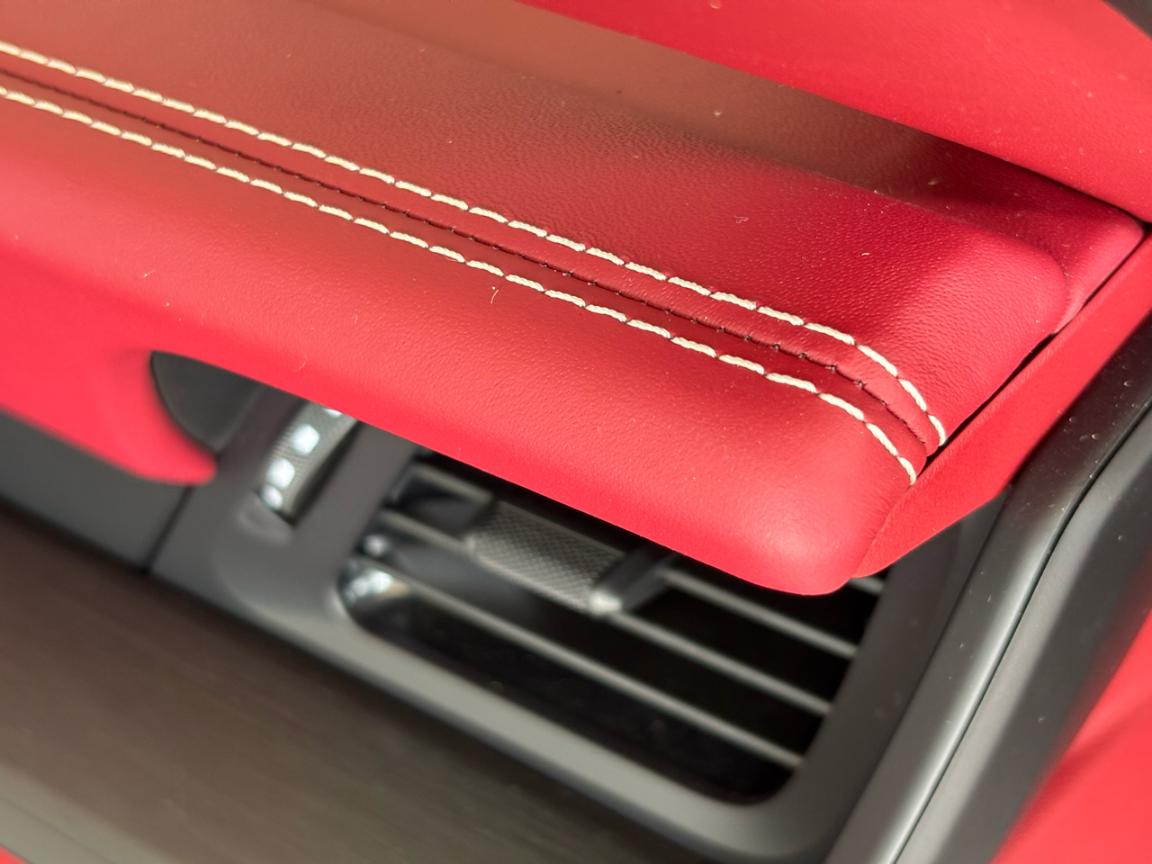 Porsche 911 Targa 4 GTS 2025