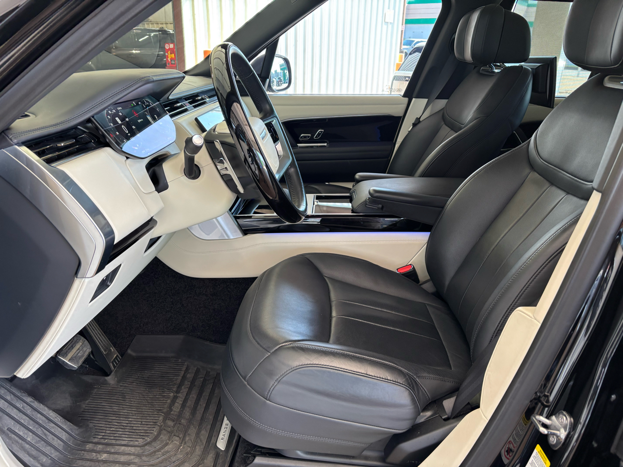 Land Rover Range Rover P550e Autobiography SWB 2024