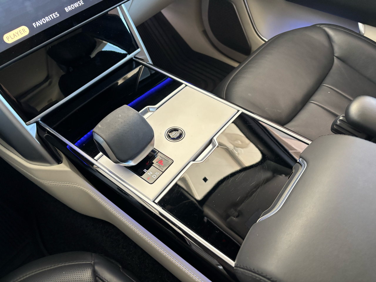 Land Rover Range Rover P550e Autobiography SWB 2024