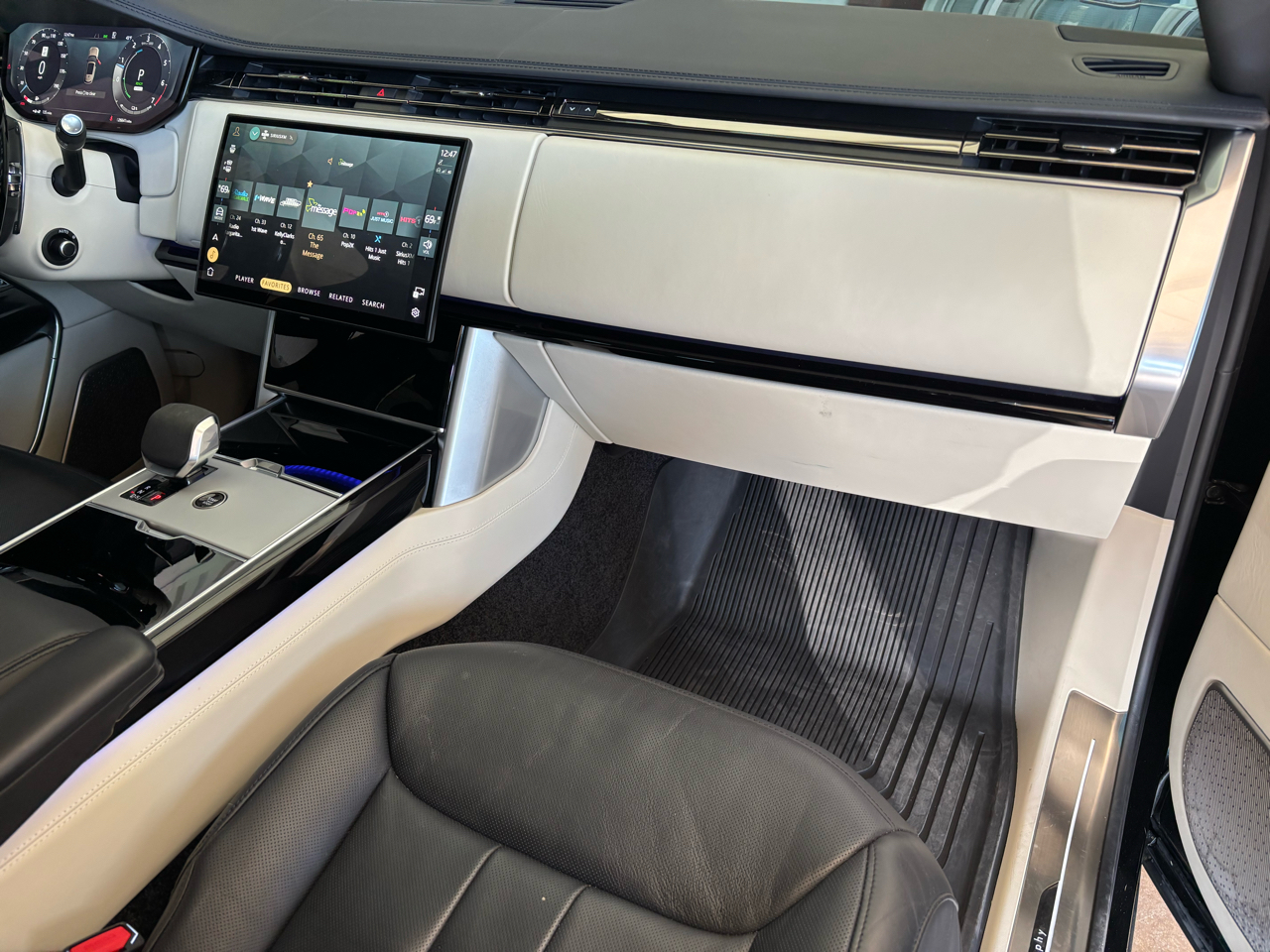 Land Rover Range Rover P550e Autobiography SWB 2024