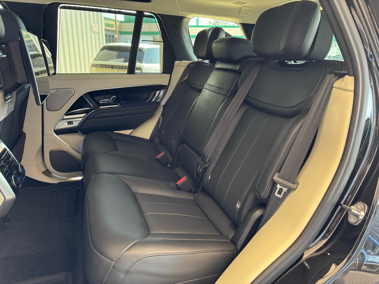 Land Rover Range Rover P550e Autobiography SWB 2024