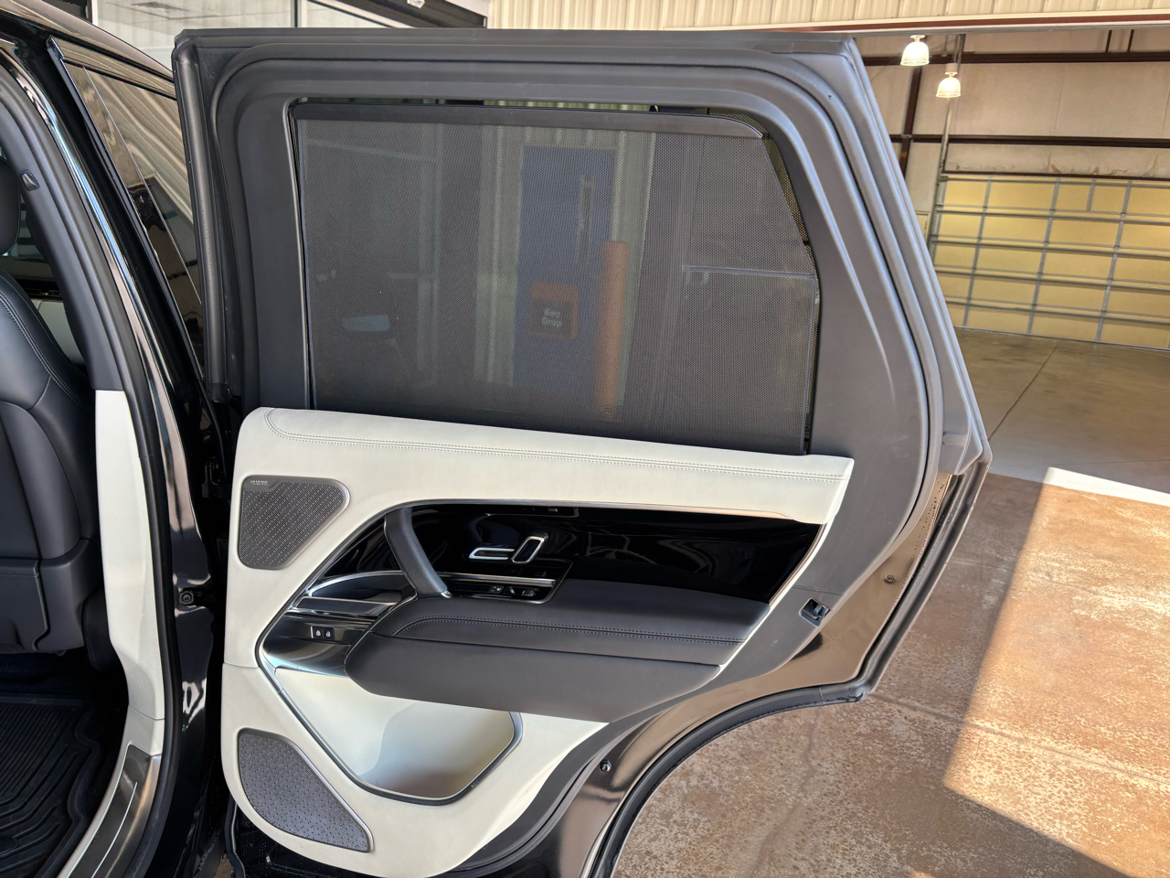 Land Rover Range Rover P550e Autobiography SWB 2024