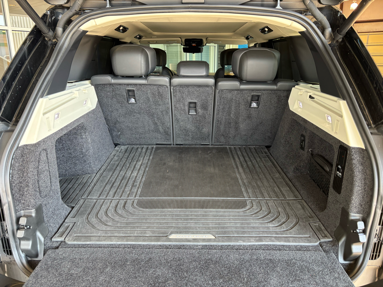 Land Rover Range Rover P550e Autobiography SWB 2024