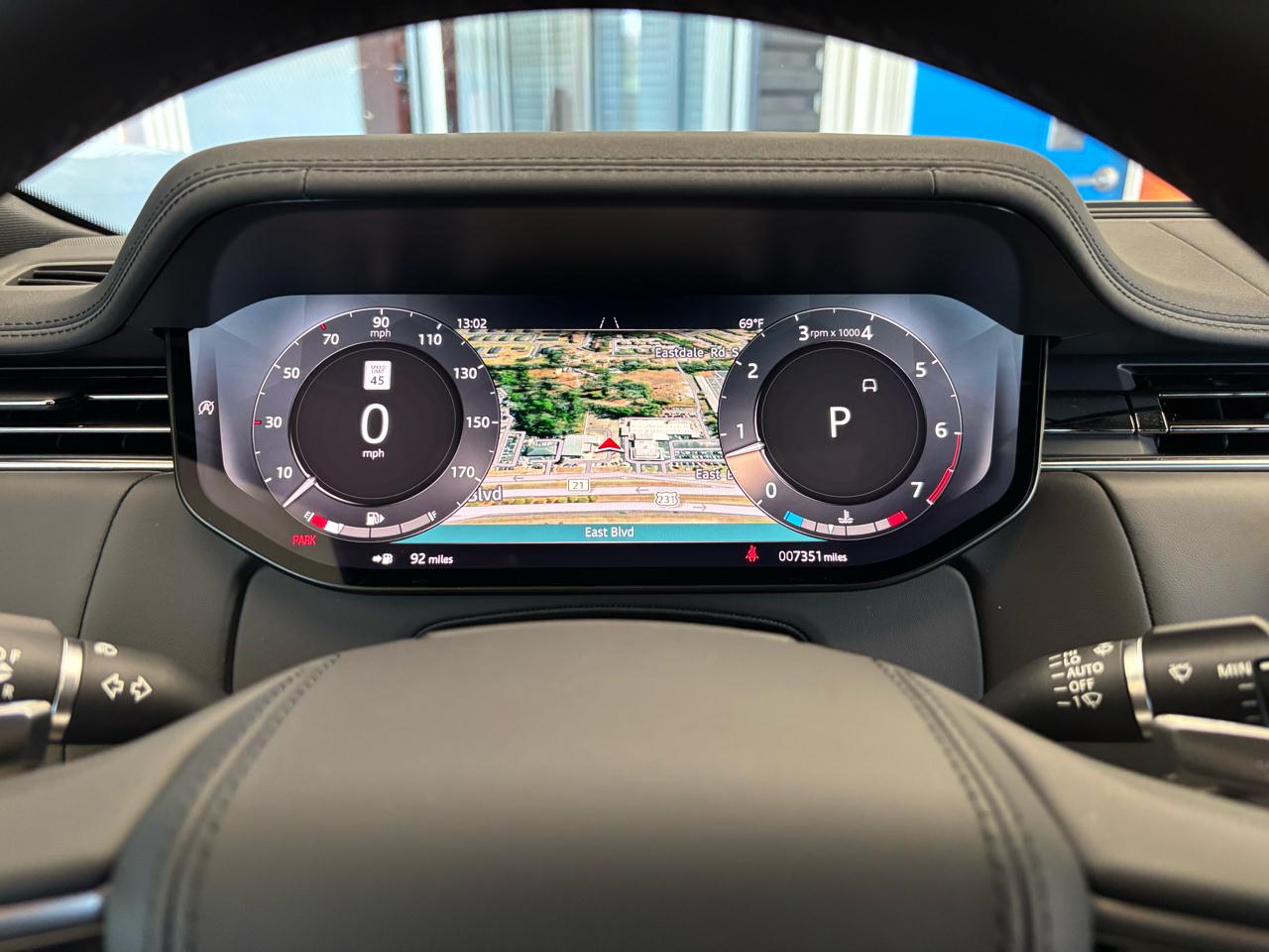 Land Rover Range Rover P400 SE LWB 7 Seat 2025