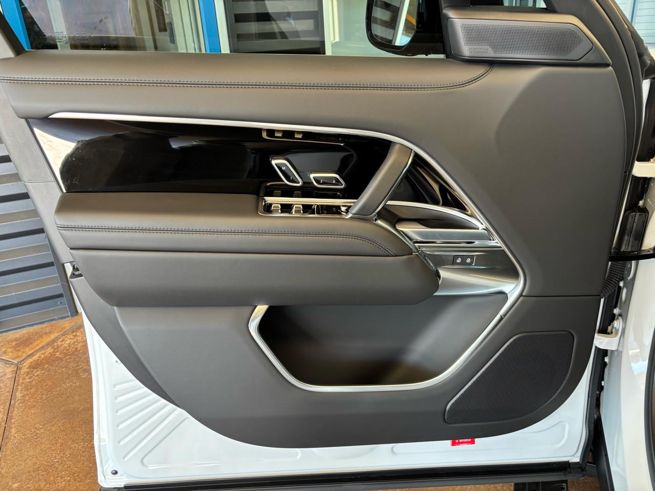 Land Rover Range Rover P400 SE LWB 7 Seat 2025