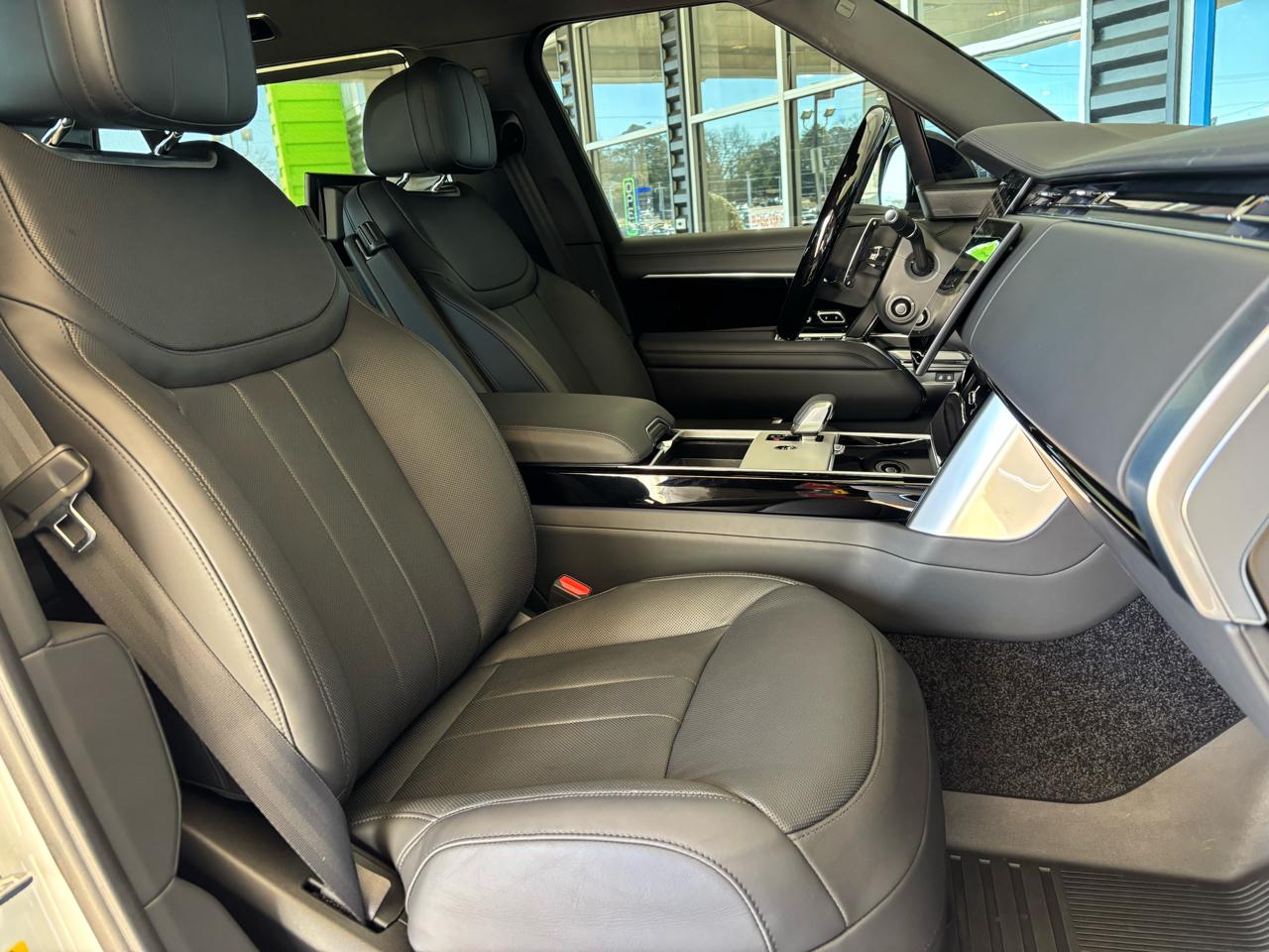 Land Rover Range Rover P400 SE LWB 7 Seat 2025