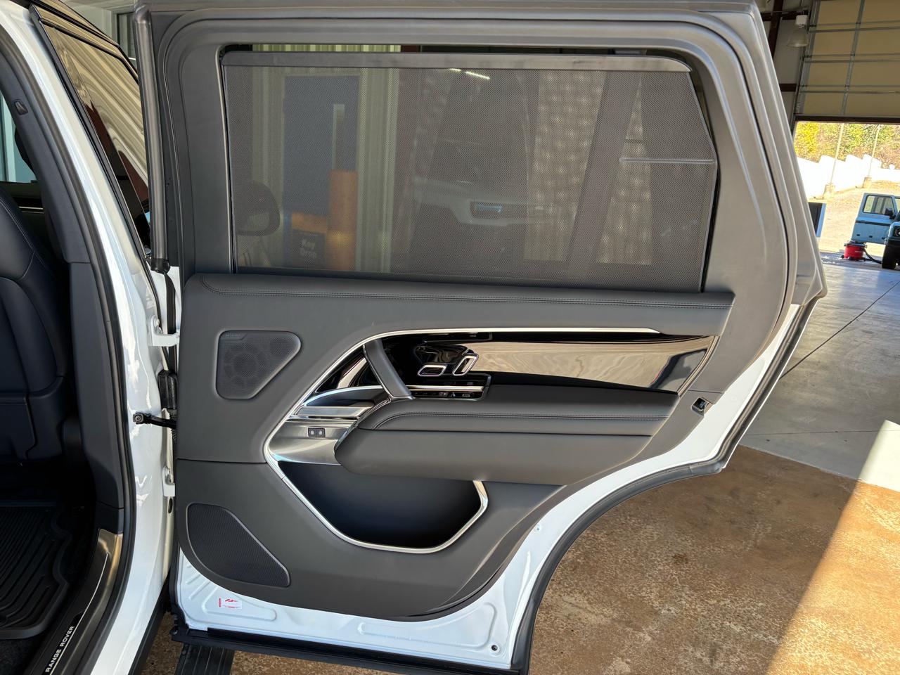 Land Rover Range Rover P400 SE LWB 7 Seat 2025