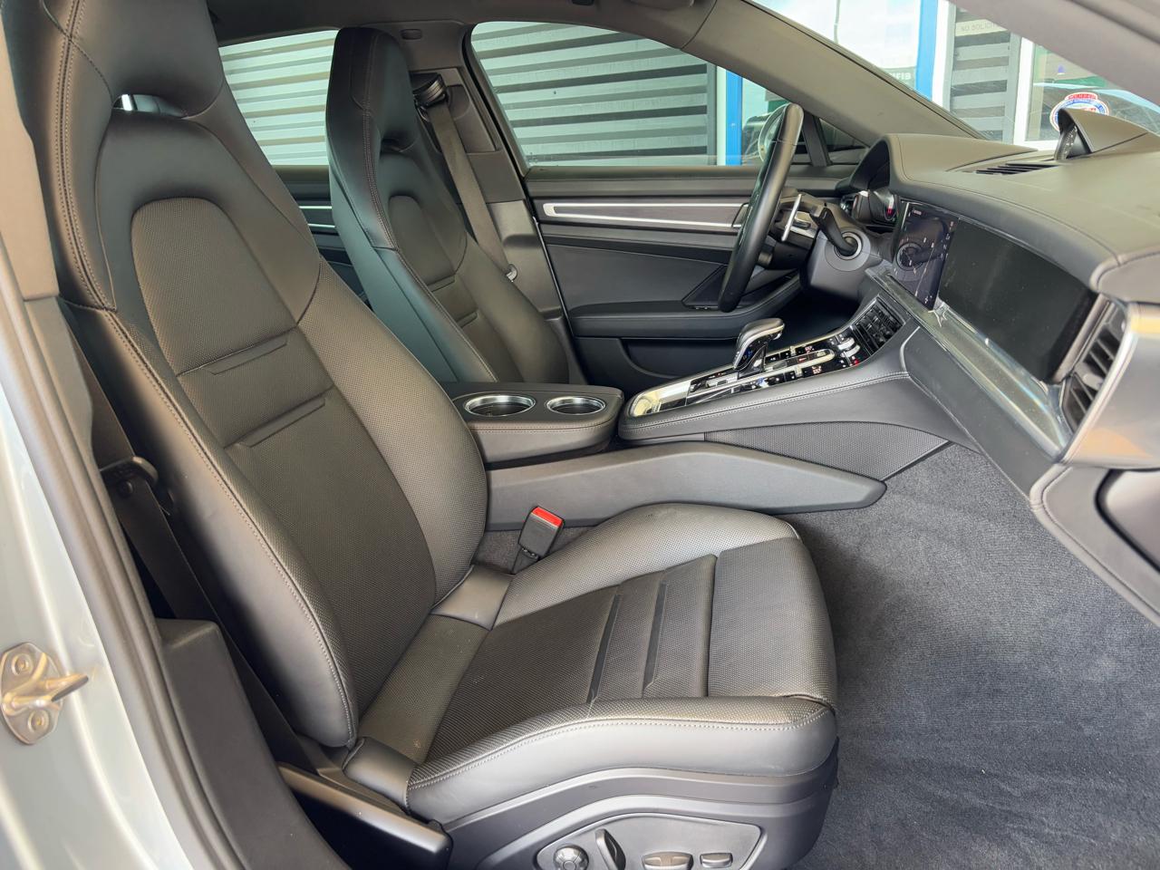 Porsche Panamera 4 E-Hybrid Platinum Edition AWD 2022