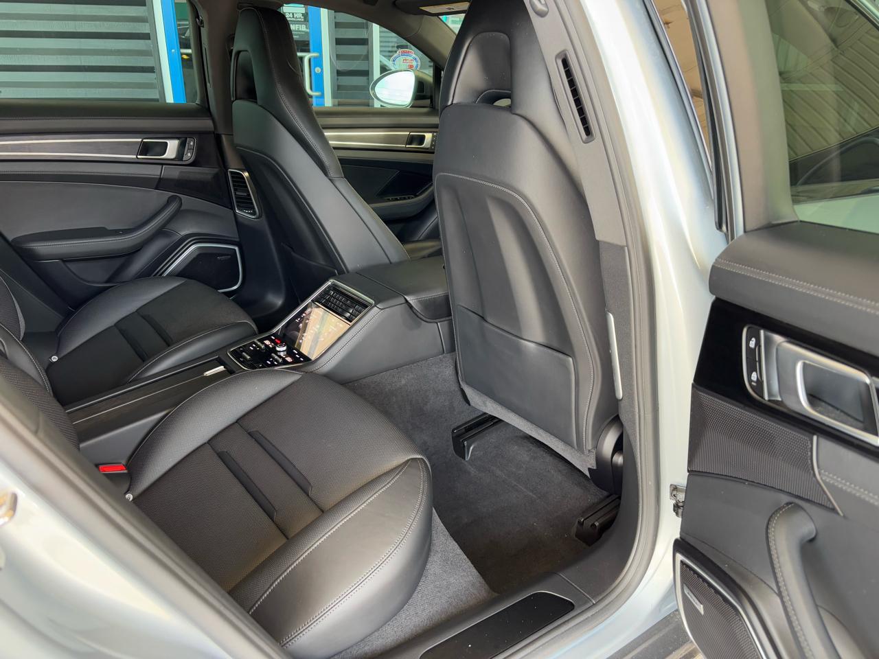 Porsche Panamera 4 E-Hybrid Platinum Edition AWD 2022