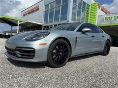 2022 Porsche Panamera 
