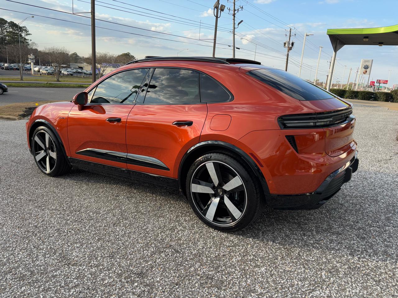 Porsche Macan Electric Turbo AWD 2025