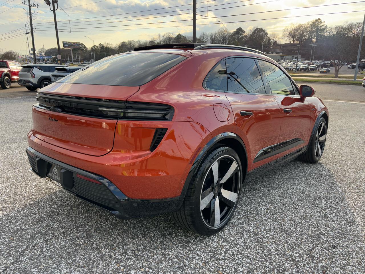 Porsche Macan Electric Turbo AWD 2025
