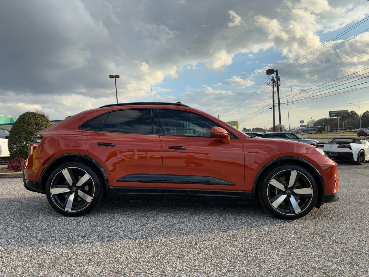 Porsche Macan Electric Turbo AWD 2025
