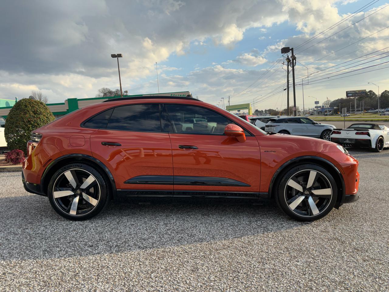 Porsche Macan Electric Turbo AWD 2025
