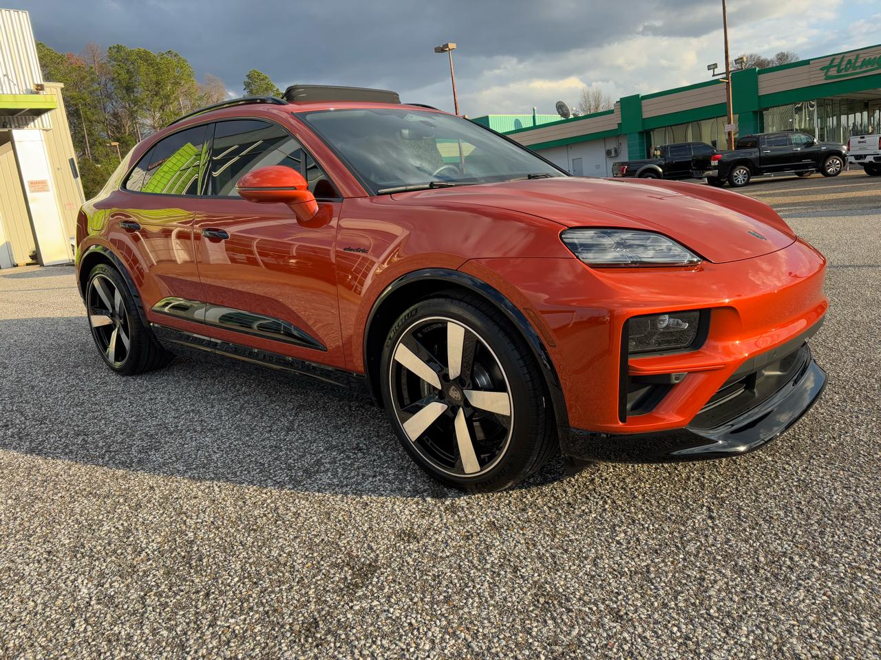 Porsche Macan Electric Turbo AWD 2025