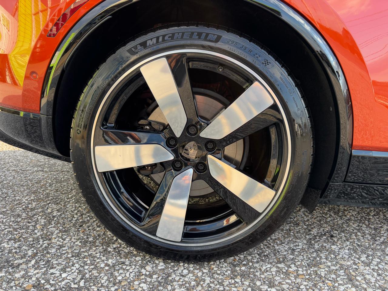 Porsche Macan Electric Turbo AWD 2025