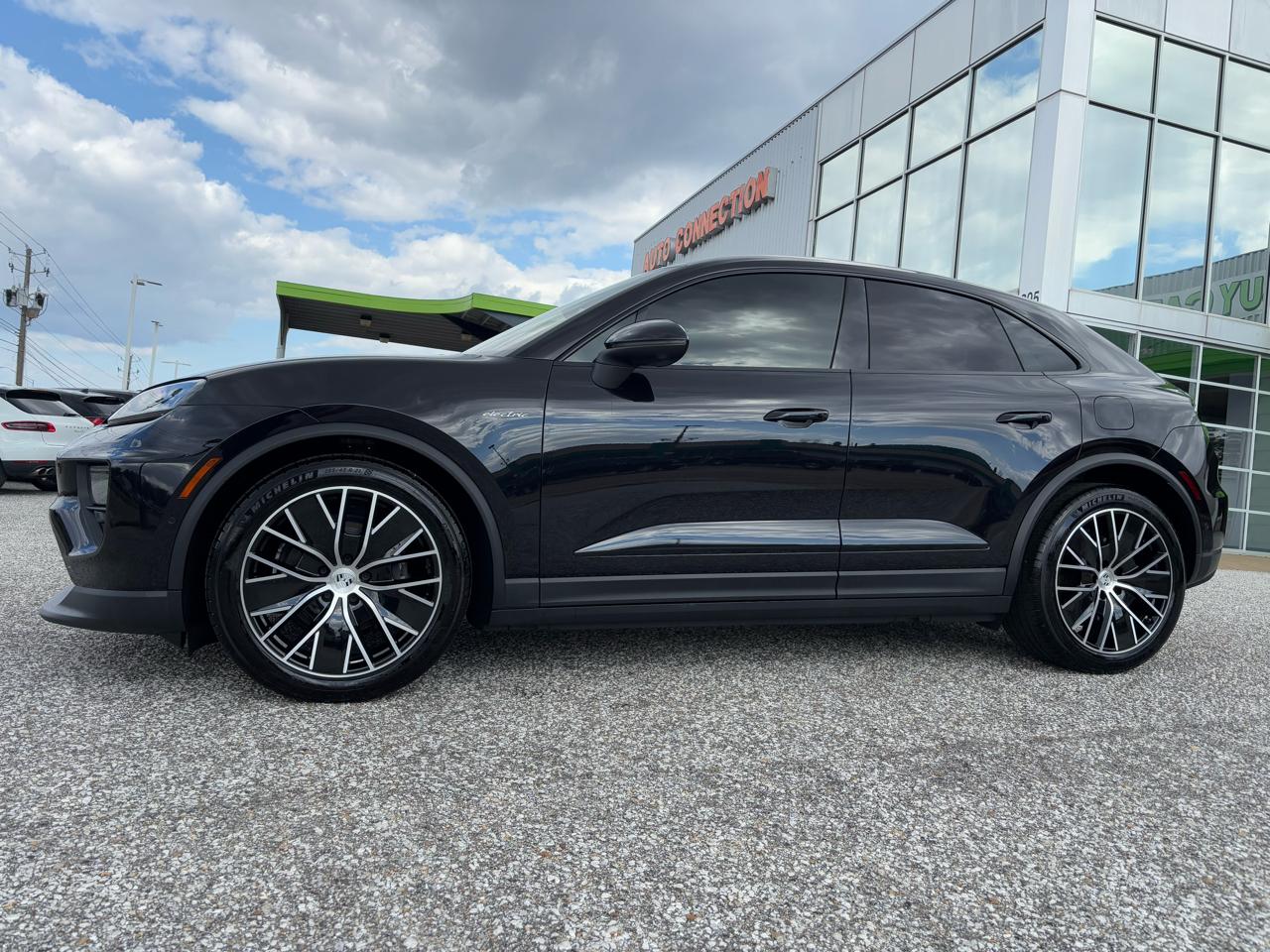 Porsche Macan Electric 4 AWD 2024
