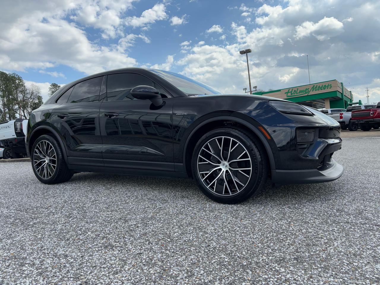 Porsche Macan Electric 4 AWD 2024