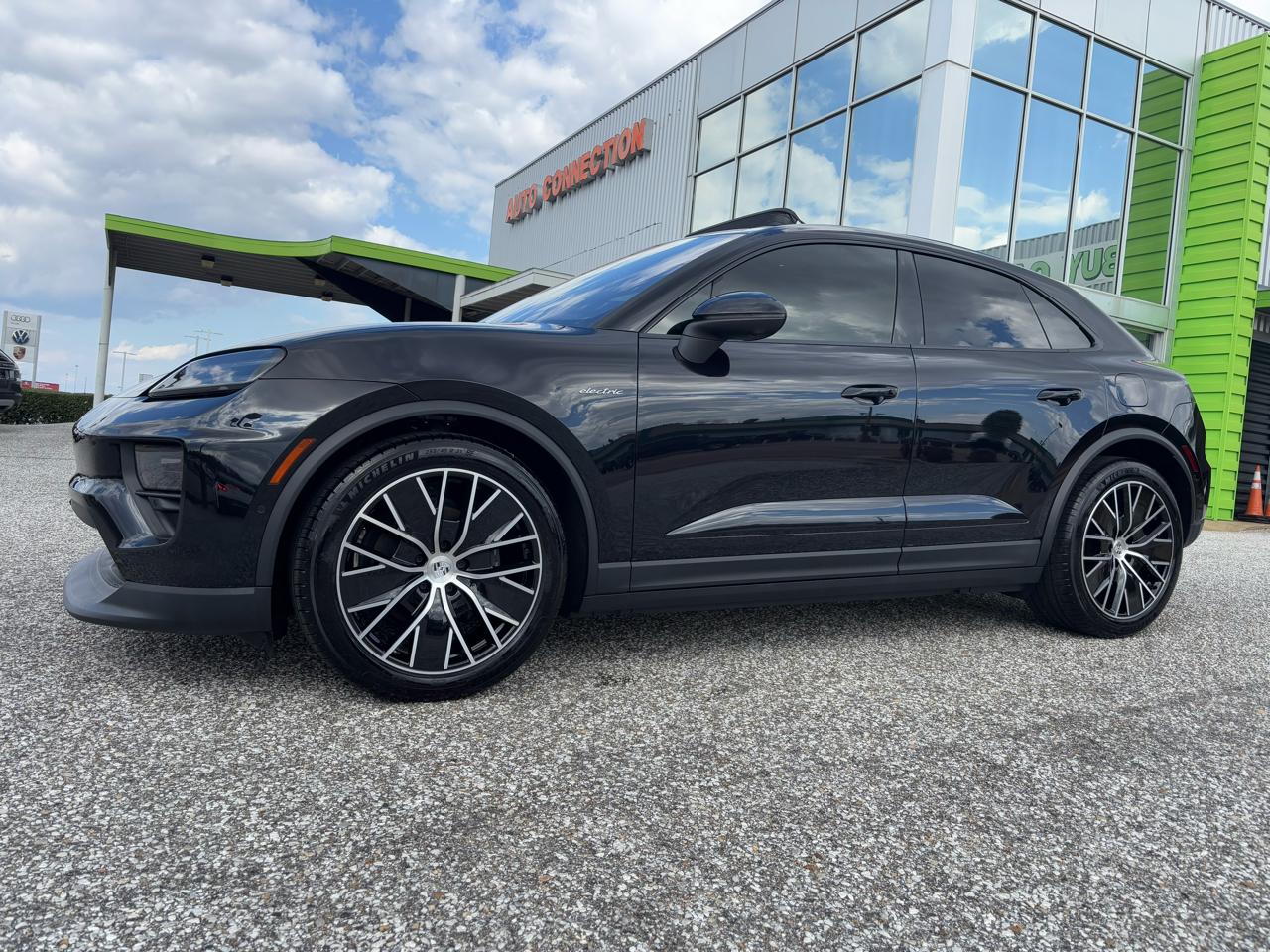 Porsche Macan Electric 4 AWD 2024