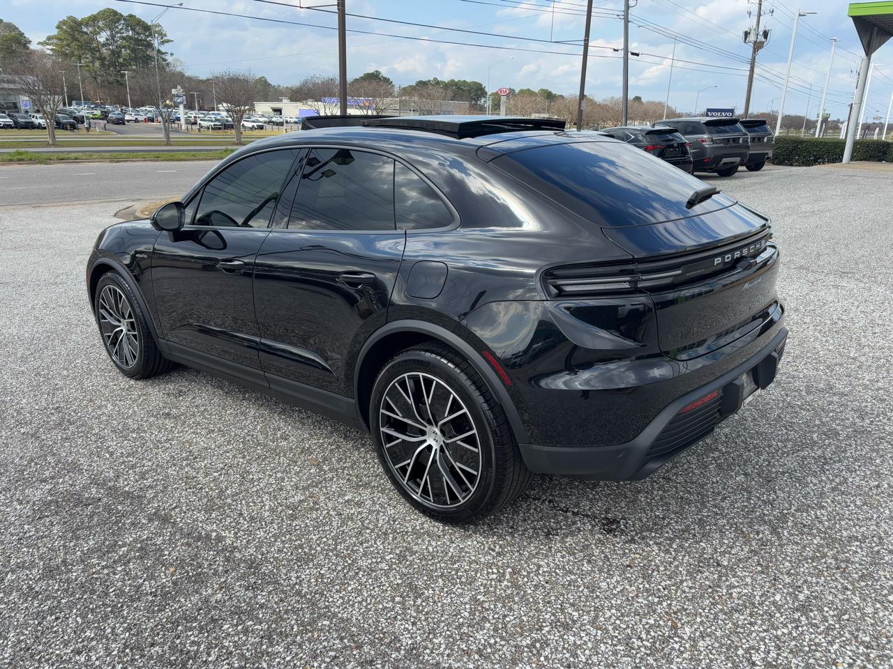 Porsche Macan Electric 4 AWD 2024