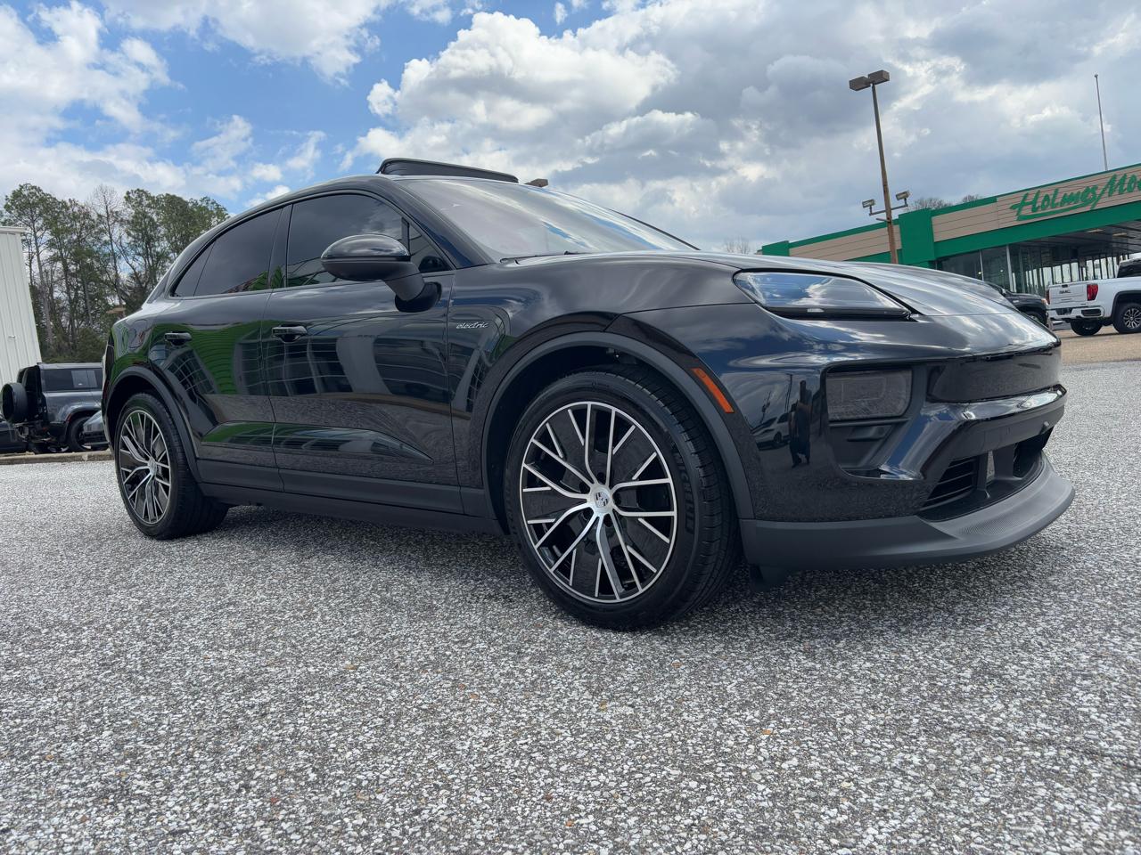 Porsche Macan Electric 4 AWD 2024
