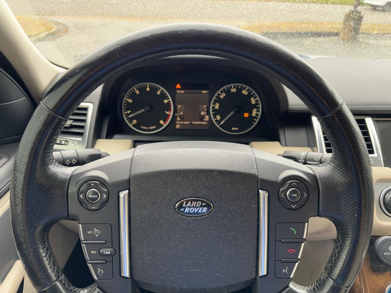 Land Rover Range Rover Sport 4WD 4dr HSE LUX 2010