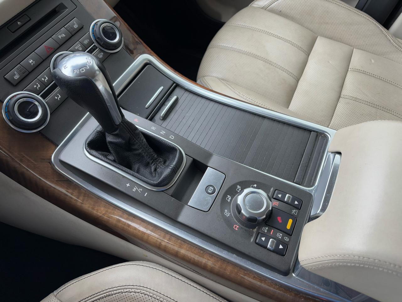 Land Rover Range Rover Sport 4WD 4dr HSE LUX 2010