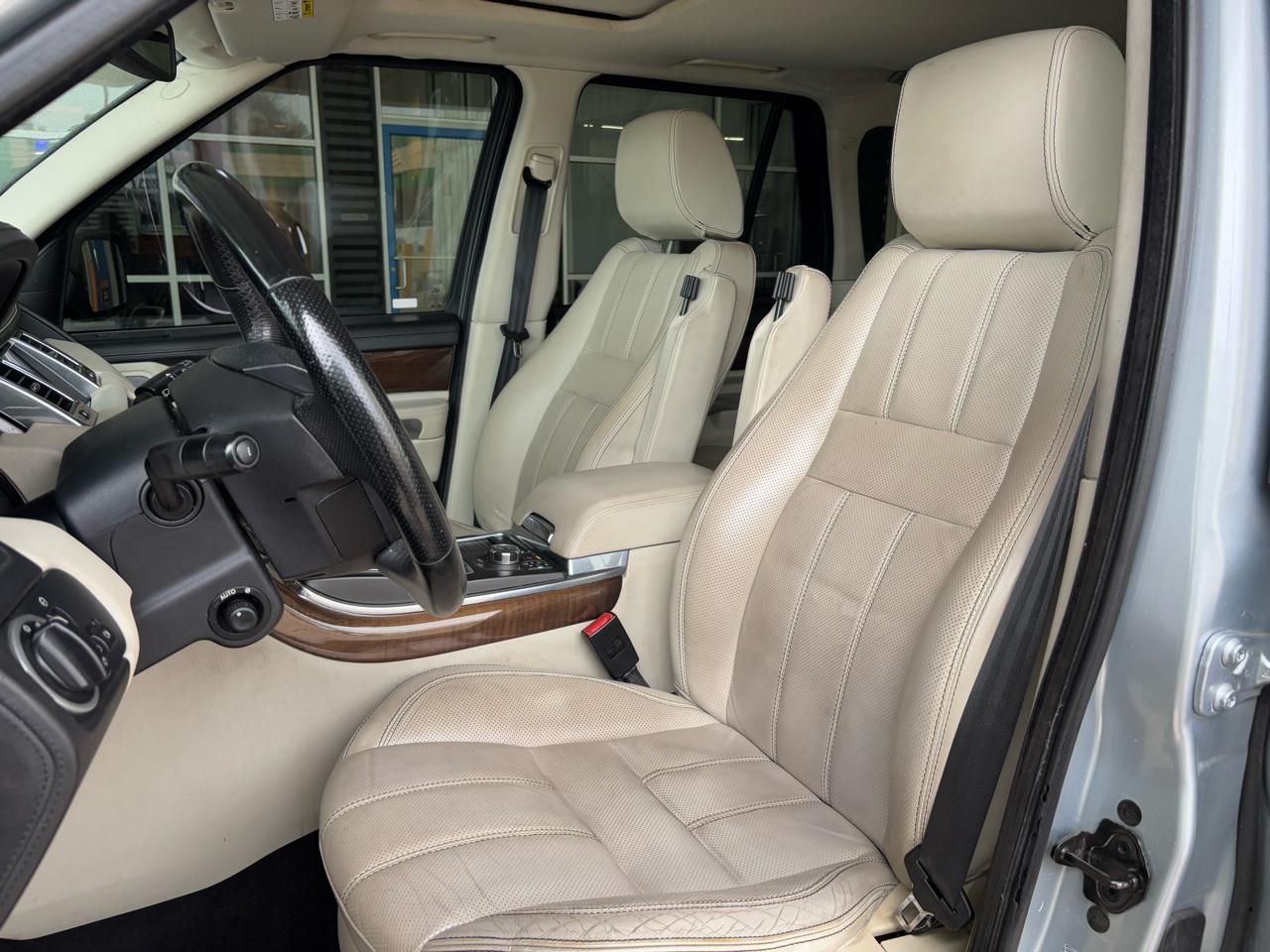 Land Rover Range Rover Sport 4WD 4dr HSE LUX 2010