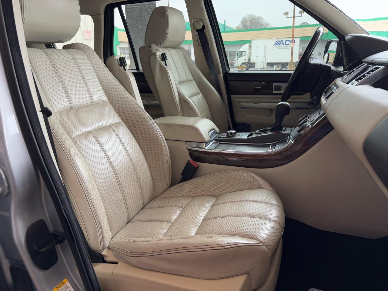 Land Rover Range Rover Sport 4WD 4dr HSE LUX 2010