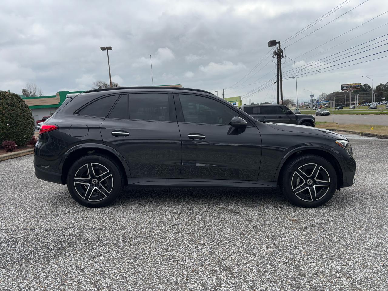 Mercedes-Benz GLC GLC 300 4MATIC SUV 2025