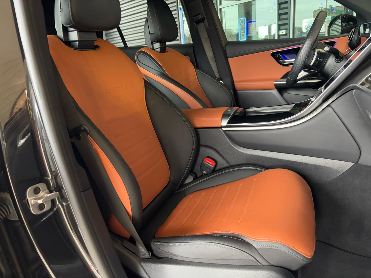 Mercedes-Benz GLC GLC 300 4MATIC SUV 2025