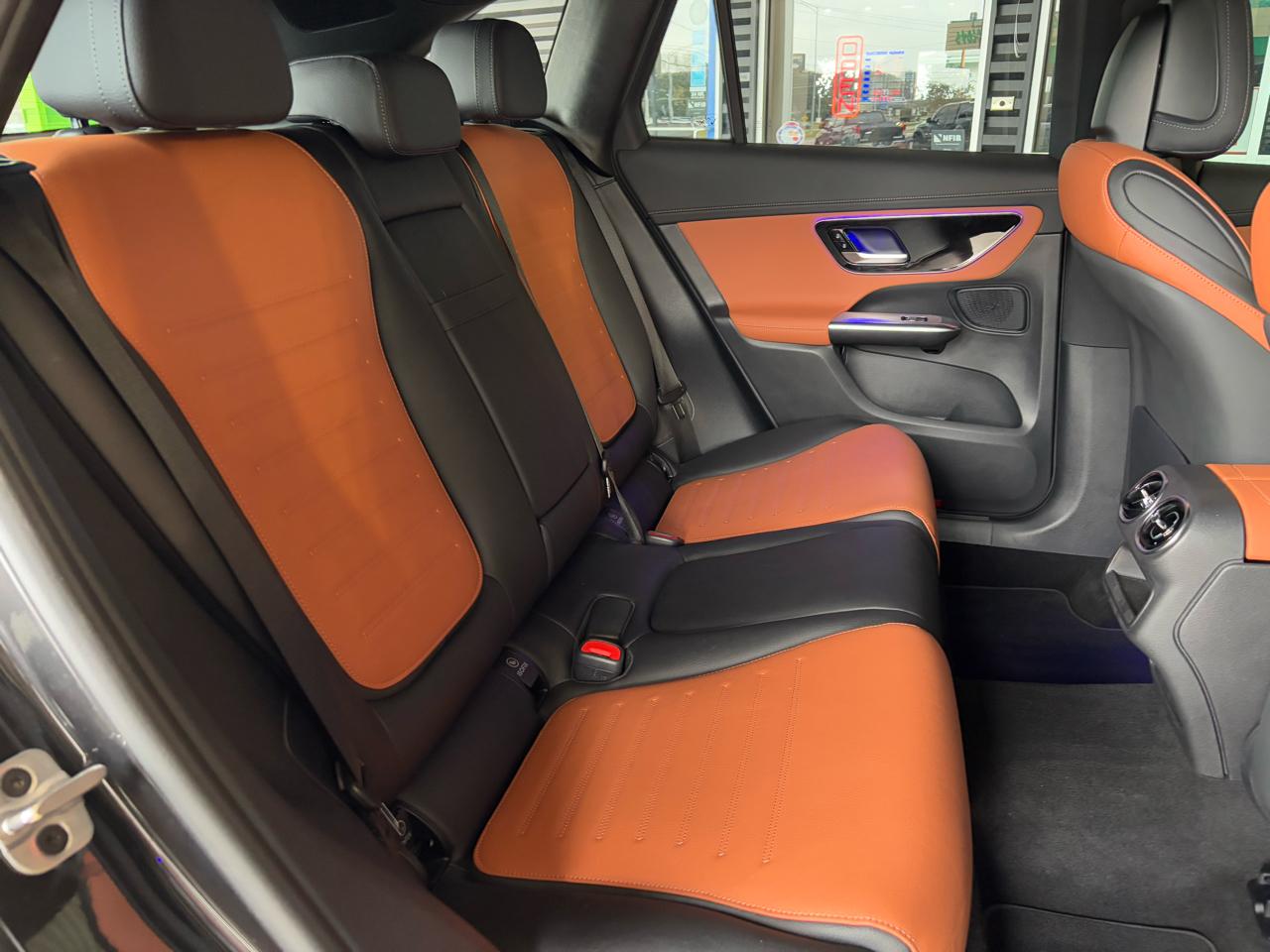 Mercedes-Benz GLC GLC 300 4MATIC SUV 2025