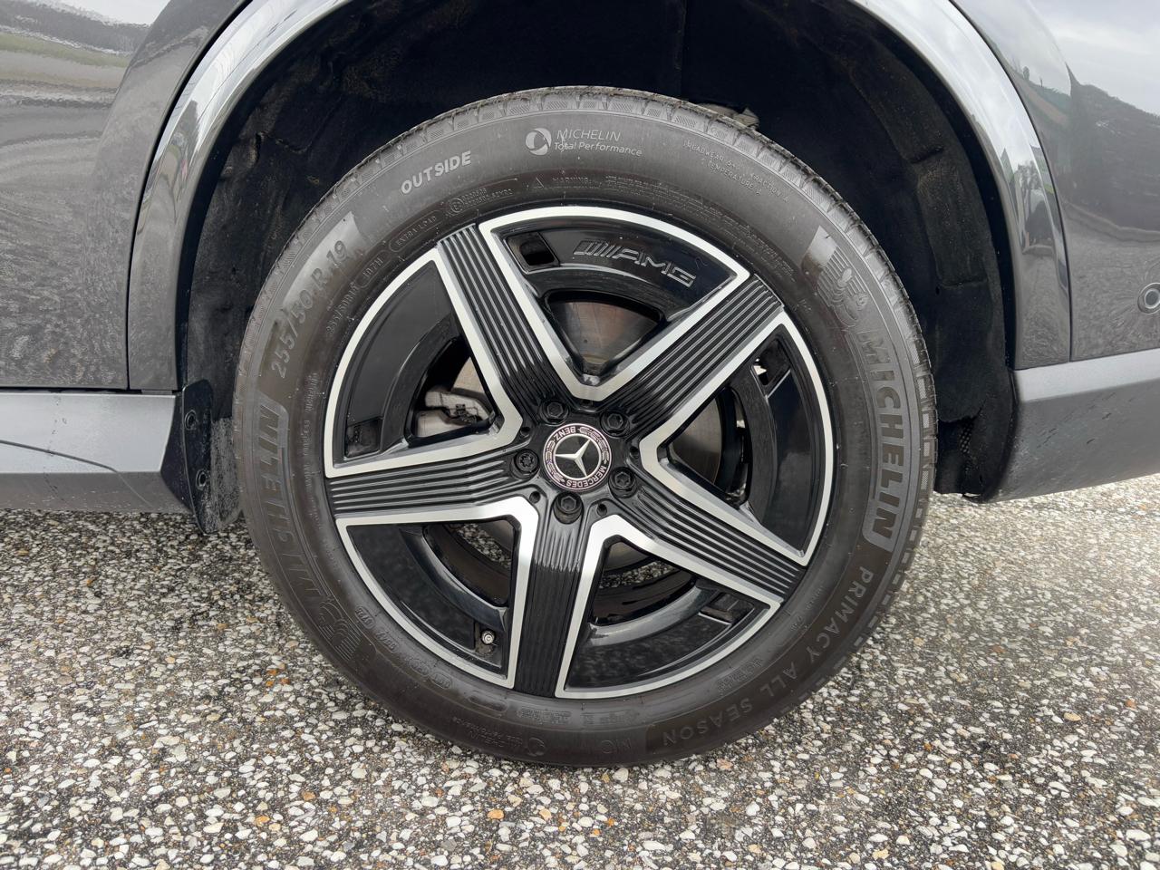 Mercedes-Benz GLC GLC 300 4MATIC SUV 2025