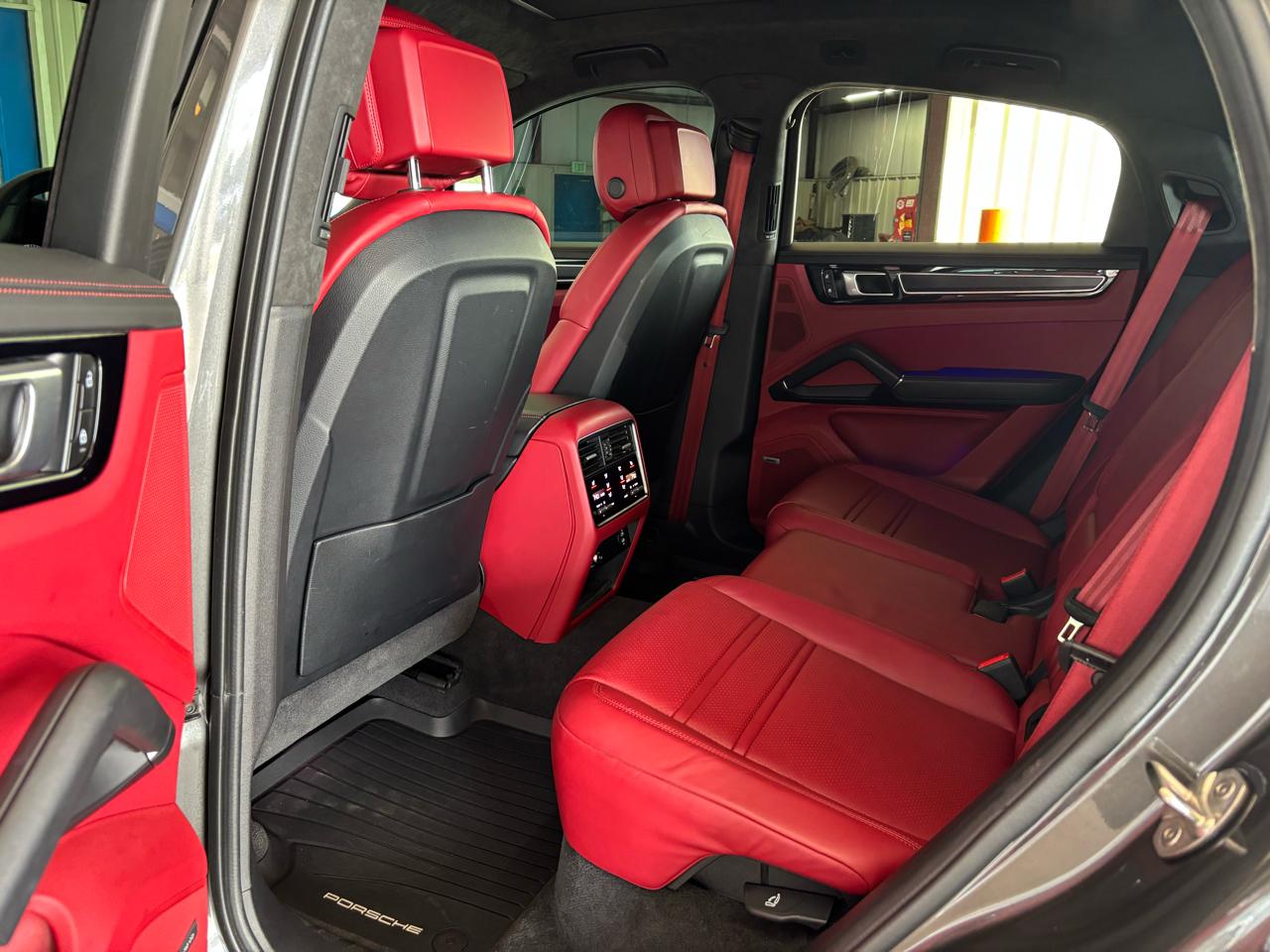 Porsche Cayenne GTS Coupe AWD 2022