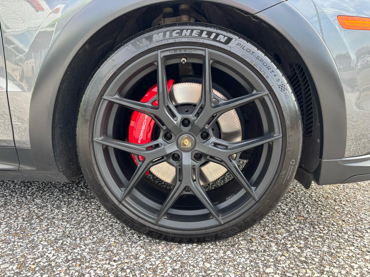 Porsche Cayenne GTS Coupe AWD 2022