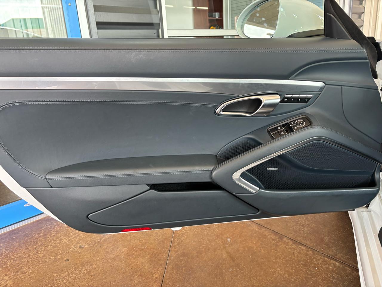 Porsche 718 Cayman Coupe 2019