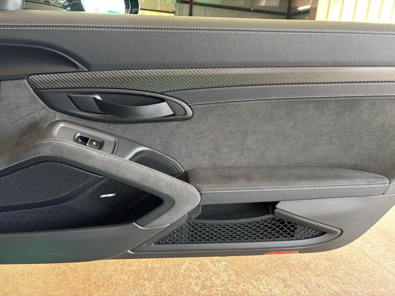 Porsche 718 Cayman GT4 RS Coupe 2025