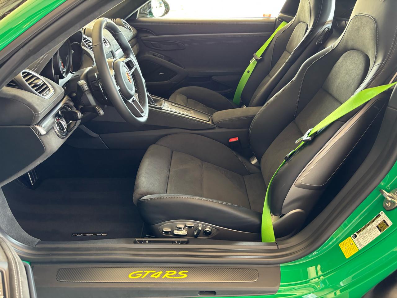 Porsche 718 Cayman GT4 RS Coupe 2025