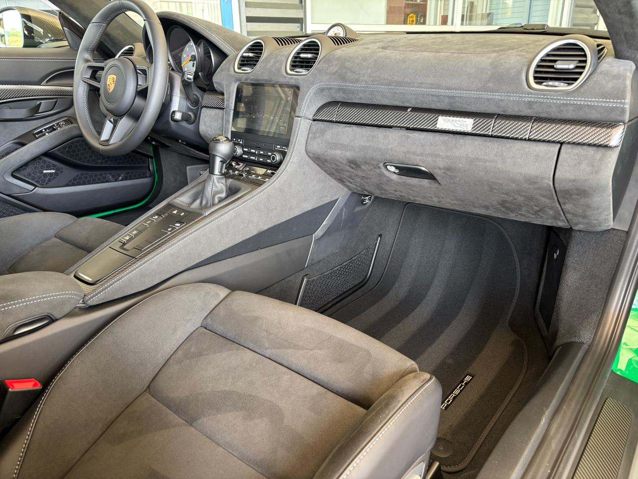 Porsche 718 Cayman GT4 RS Coupe 2025