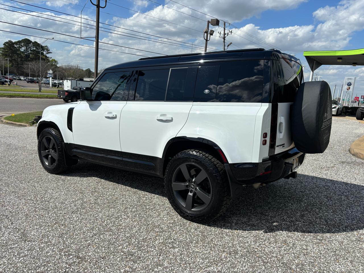 Land Rover Defender 110 X-Dynamic SE AWD 2023