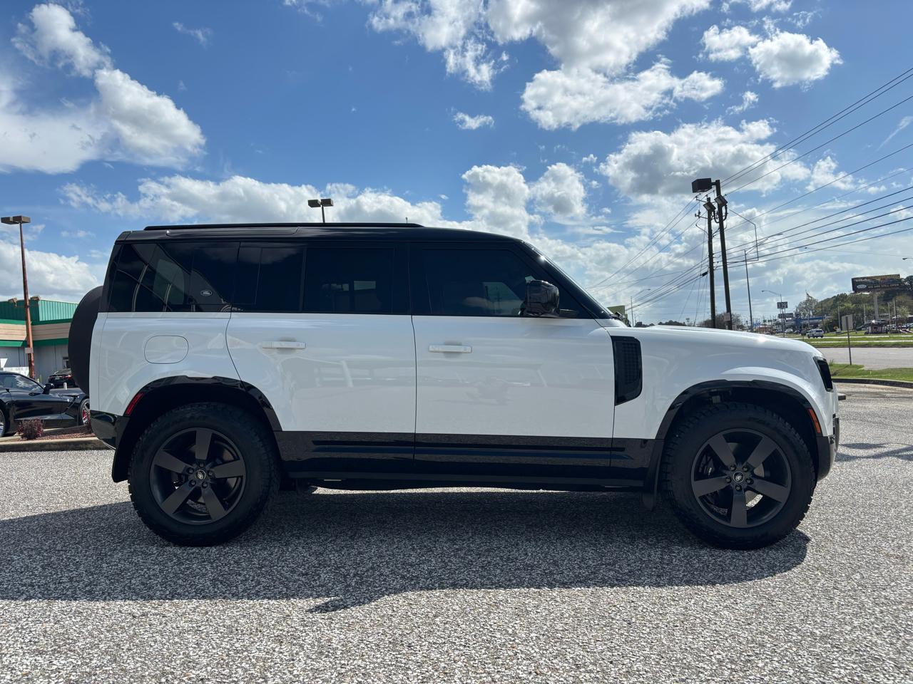 Land Rover Defender 110 X-Dynamic SE AWD 2023