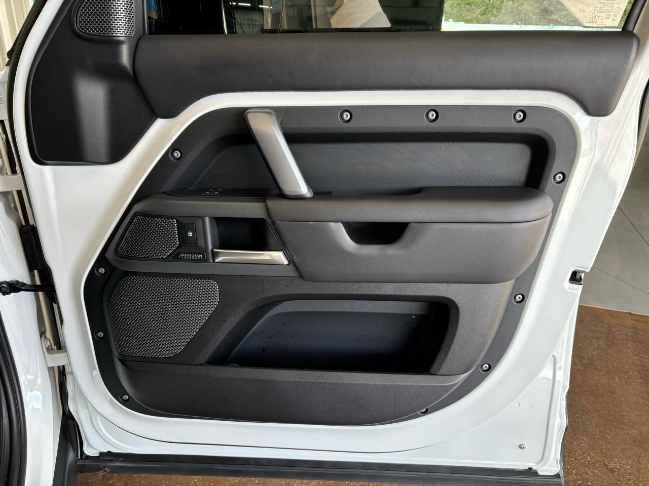 Land Rover Defender 110 X-Dynamic SE AWD 2023