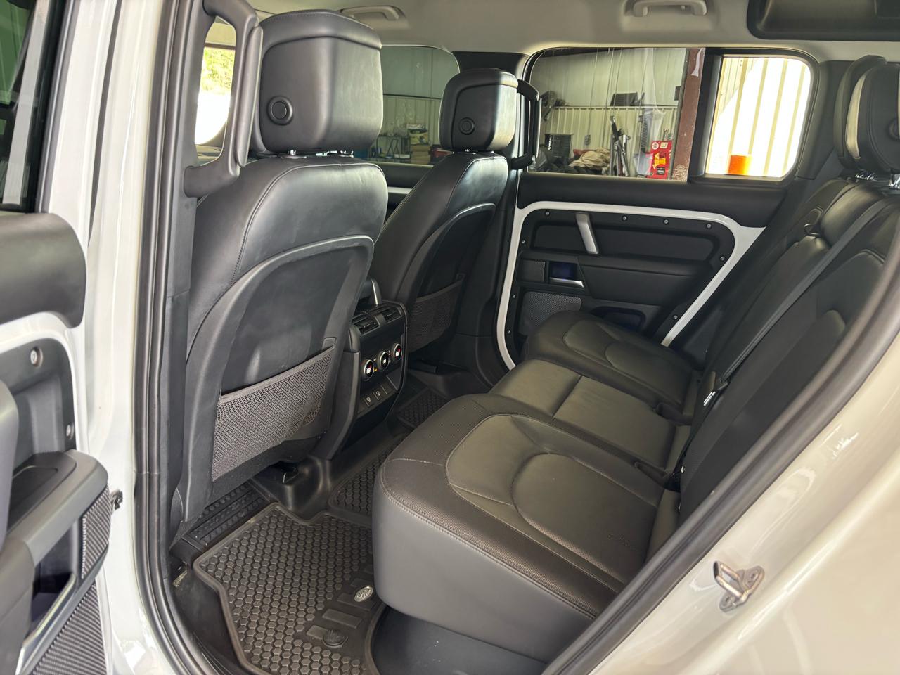 Land Rover Defender 110 X-Dynamic SE AWD 2023