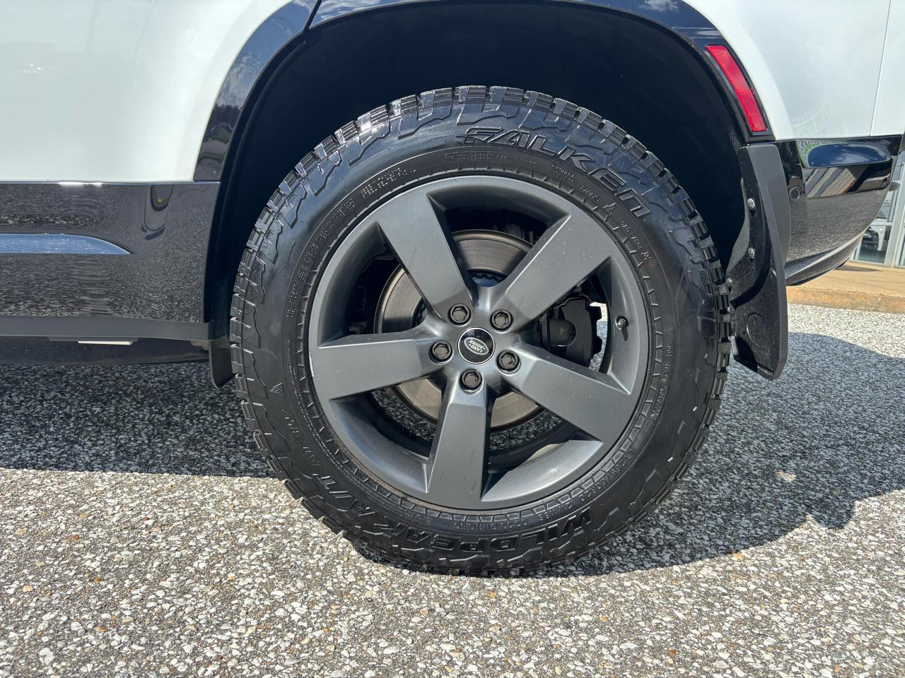 Land Rover Defender 110 X-Dynamic SE AWD 2023