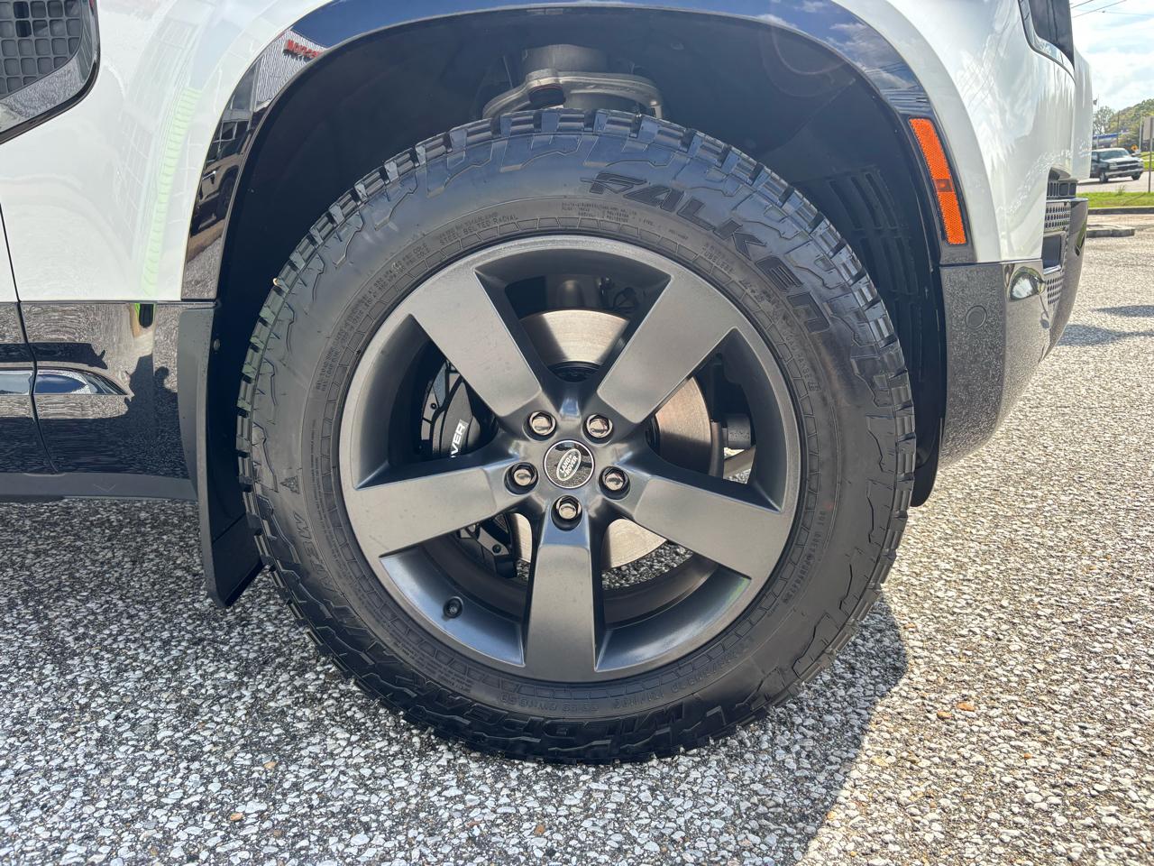 Land Rover Defender 110 X-Dynamic SE AWD 2023