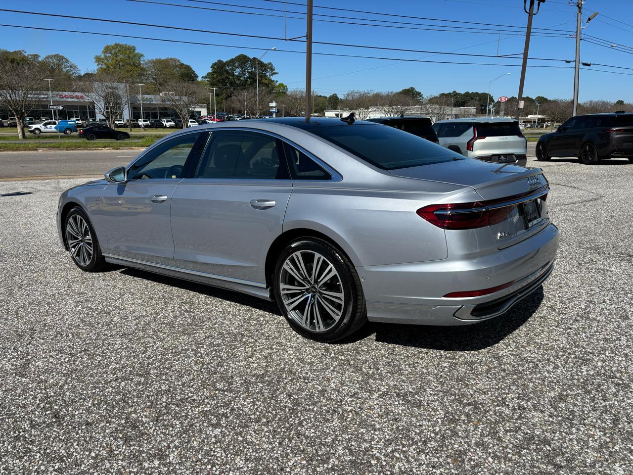 Audi A8 L 55 TFSI quattro 2023