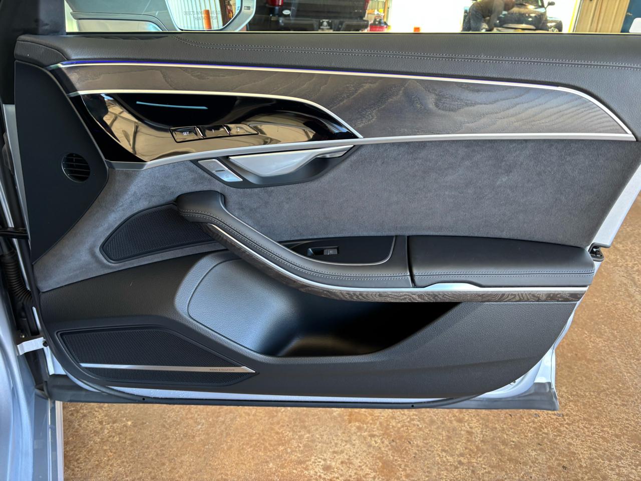 Audi A8 L 55 TFSI quattro 2023