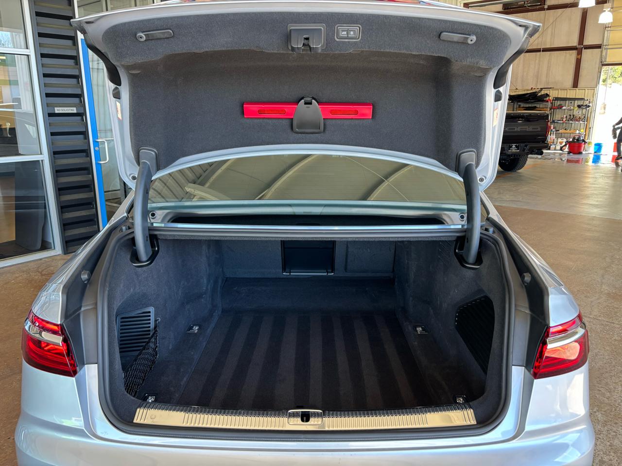 Audi A8 L 55 TFSI quattro 2023