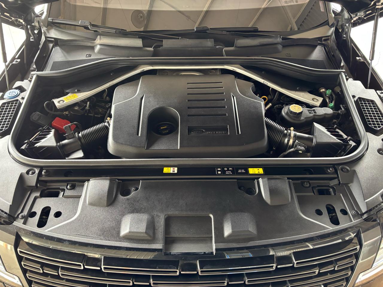 Land Rover Range Rover P400 SE SWB 2023