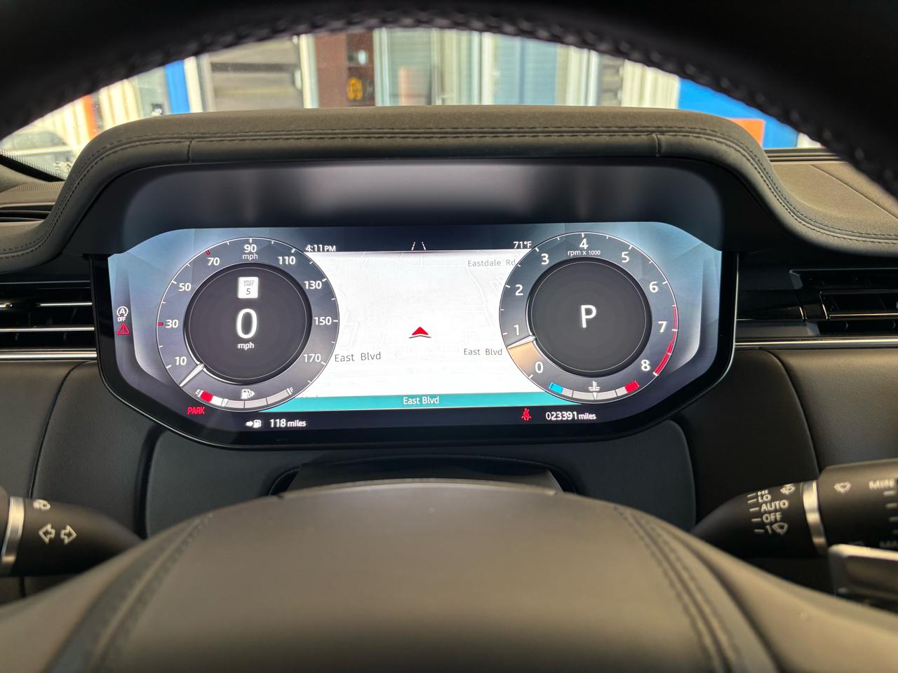 Land Rover Range Rover P530 SE LWB 7 Seat 2025